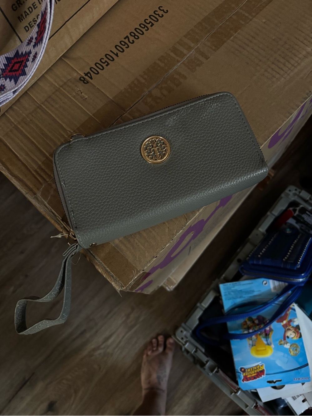 Tory Burch Gray Pebbled Leather Zip Wristlet Wallet with Gold Logo